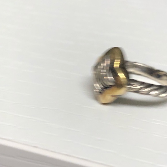 David Yurman small diamond shaped ring. Sterling and gold. - Picture 3 of 5
